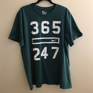 Men’s Athletic Fit Nike T-shirt